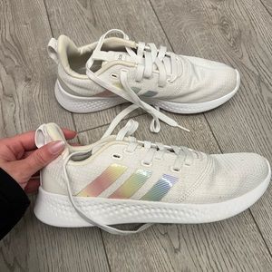 Women’s size 8 Adidas Cloudfoam Sneakers